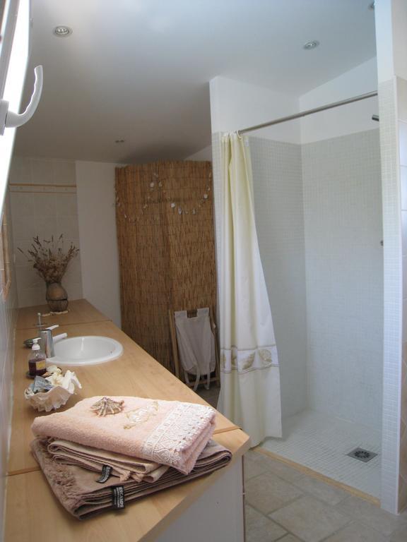 Le Clos Olives Comps  Room photo